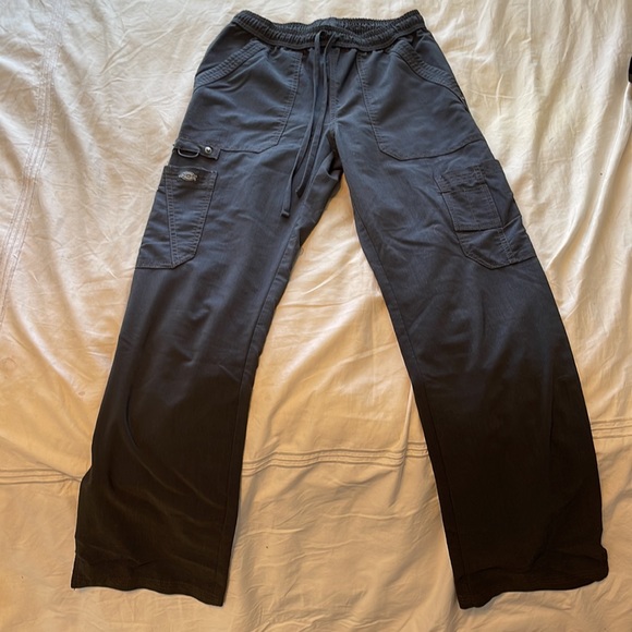 Scrub set - Picture 2 of 2